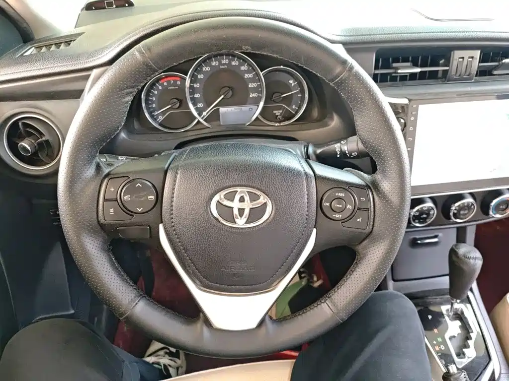 Toyota Corolla 2018 — фото 11