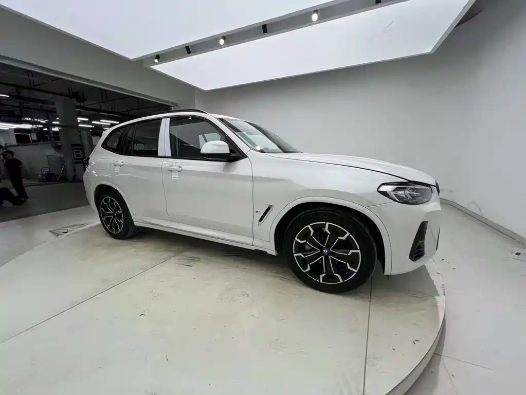 BMW iX3 2023 — фото 26