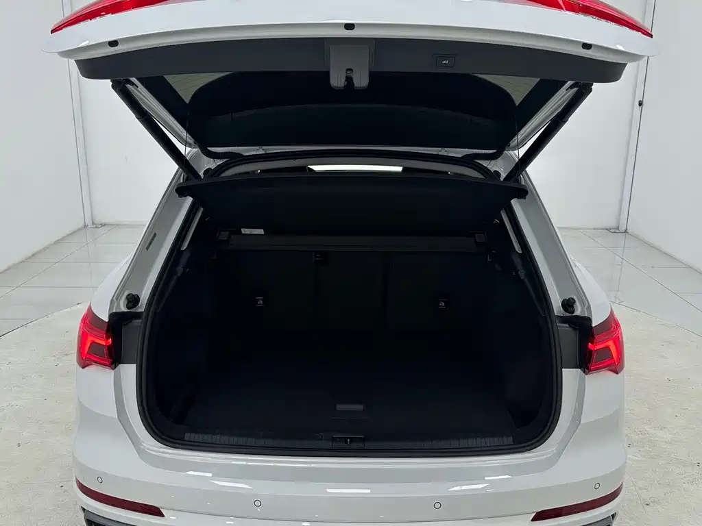 Audi Q3 2023 — фото 15