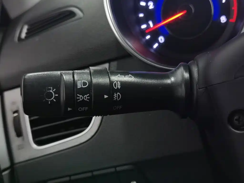 Hyundai Elantra Langdong 2016 — фото 21
