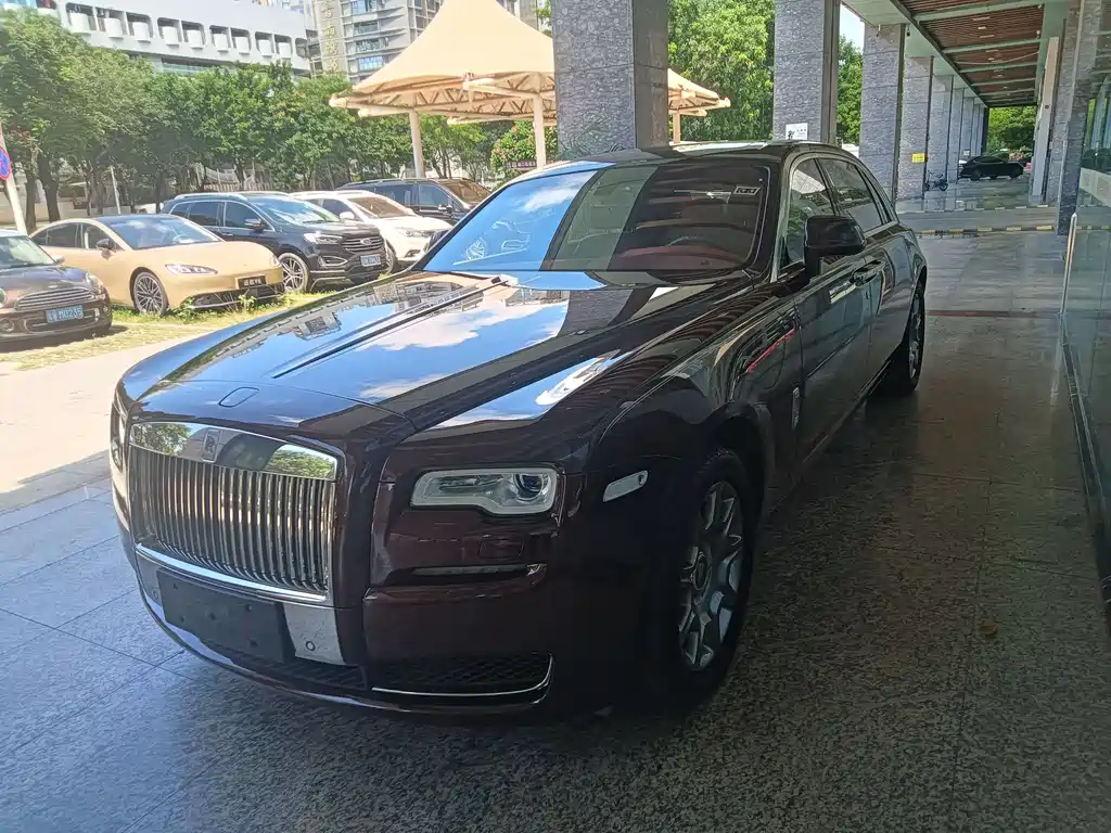Rolls-Royce Ghost 2018 — фото 1