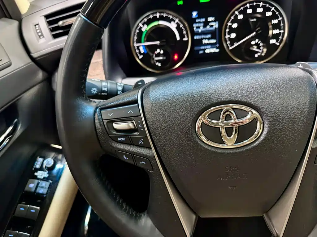 Toyota Vellfire 2023 — фото 21