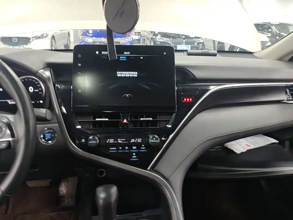 Toyota Camry 2022 — фото 13