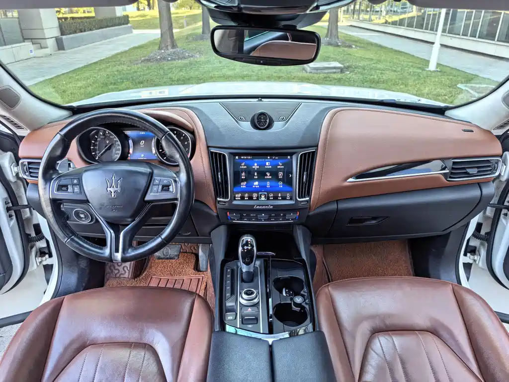 Maserati Levante 2018 — фото 27