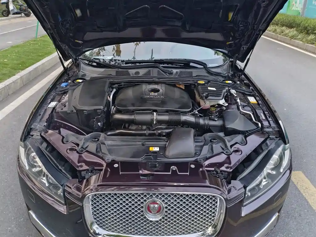 Jaguar XF 2015 — фото 9
