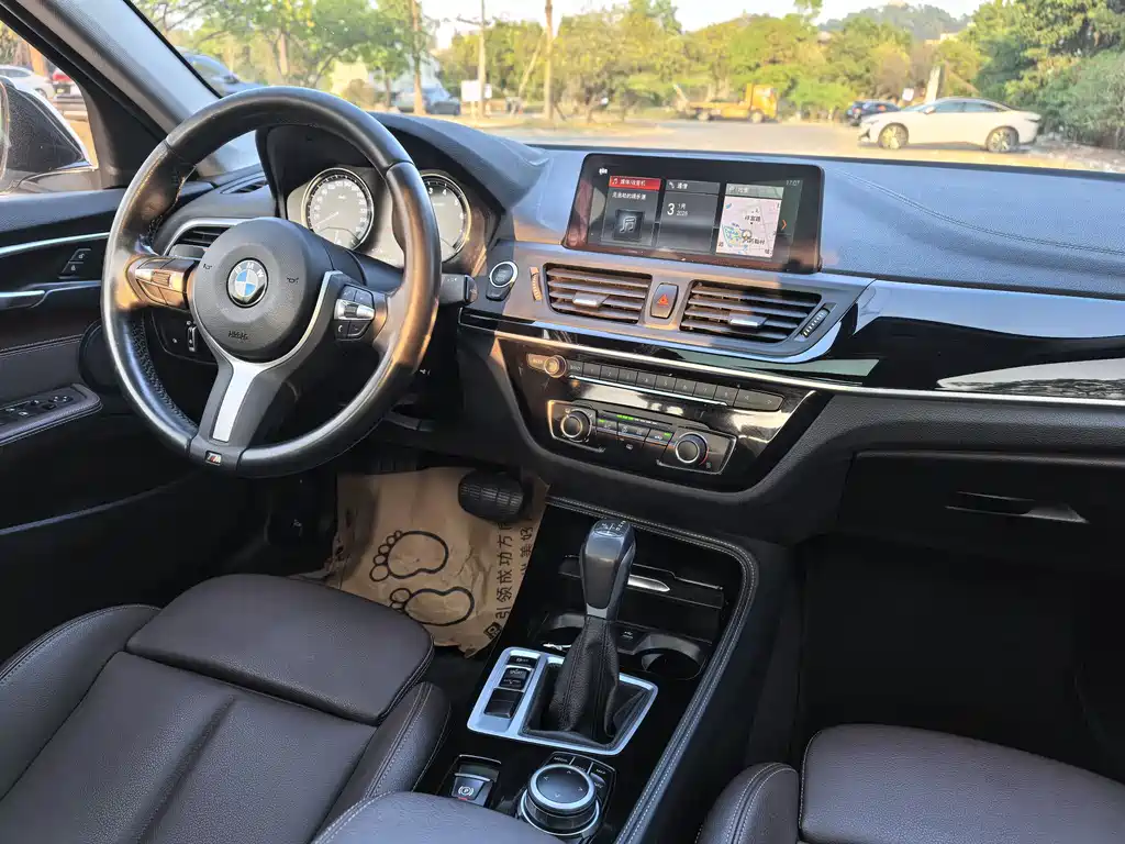 BMW 1 Series 2019 — фото 9