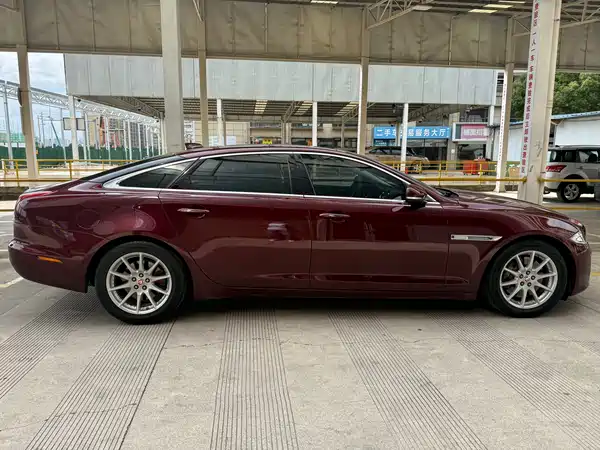 Jaguar XJ 2018