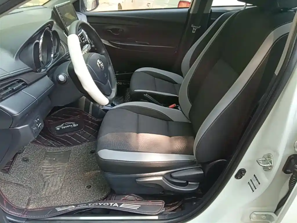 Toyota Yaris L 2021 — фото 15