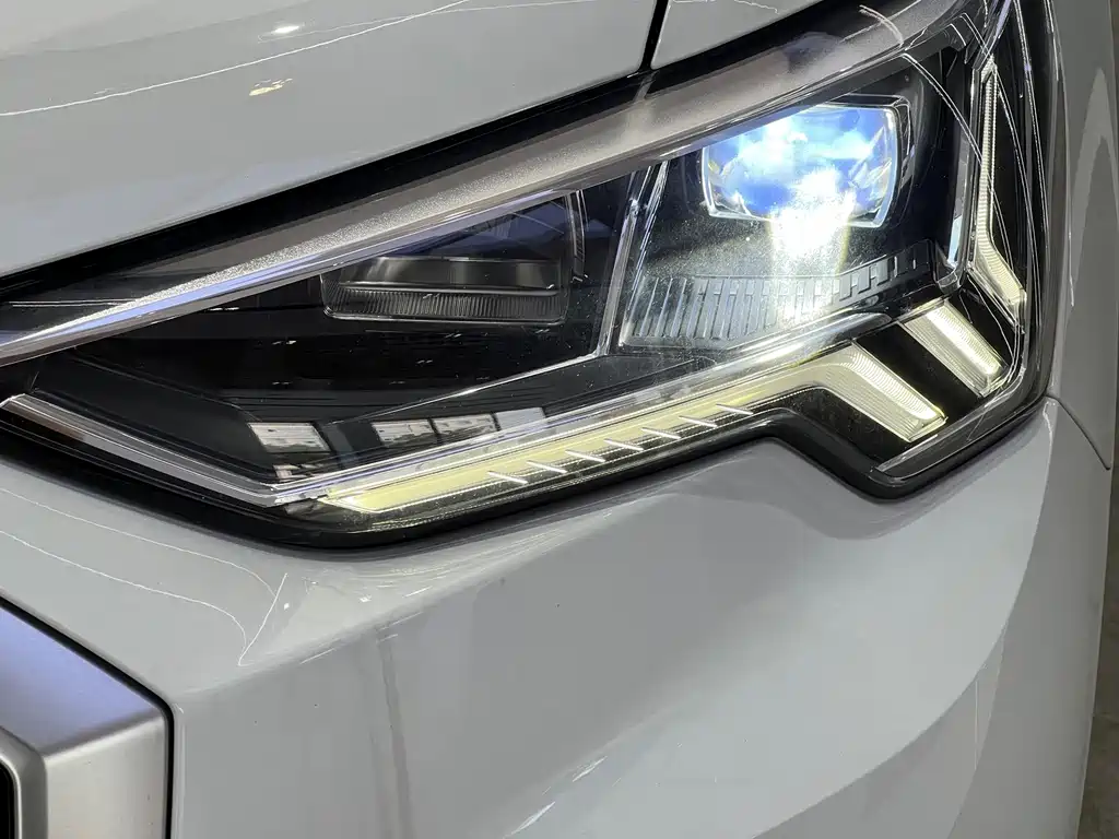 Audi Q3 2020 — фото 10