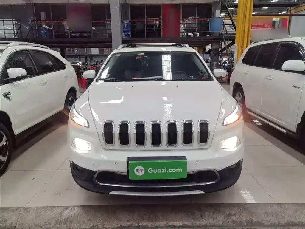 Jeep Cherokee 2017 — фото 3