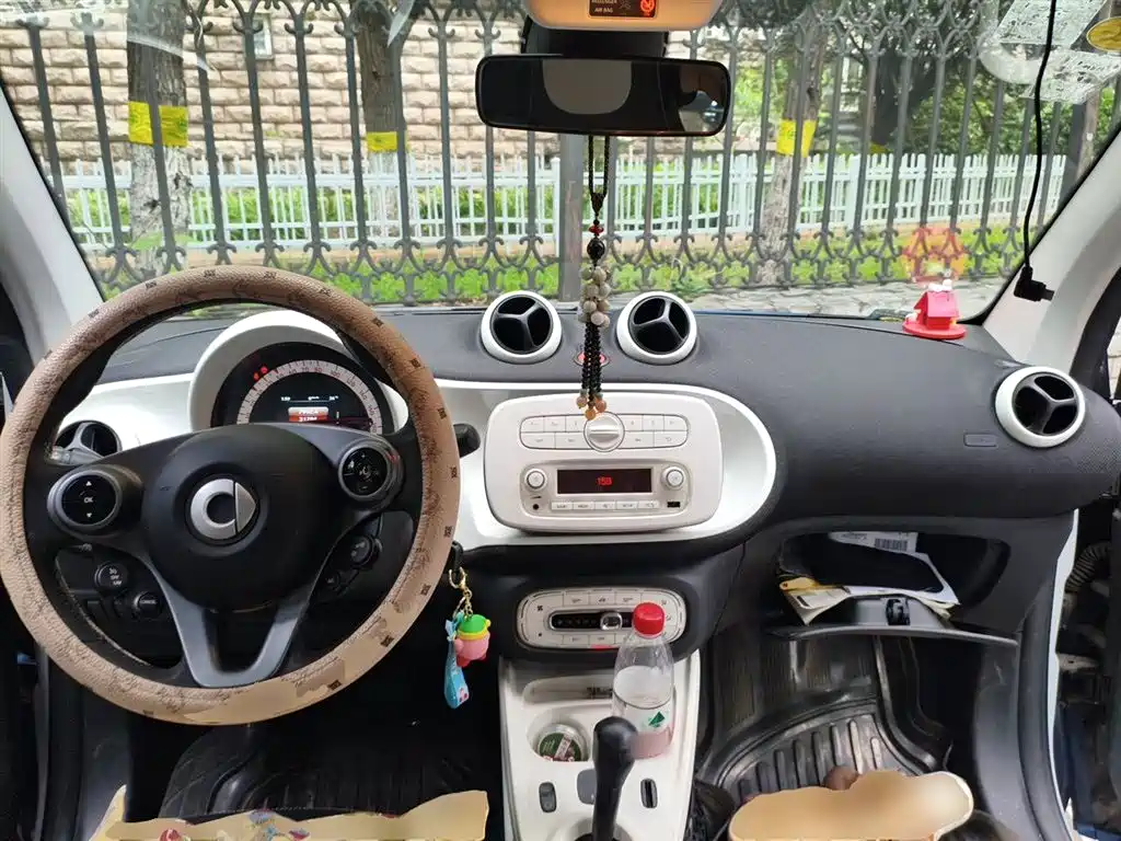 smart Fortwo 2016 — фото 10