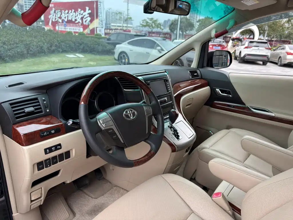 Toyota Alphard 2011 — фото 14