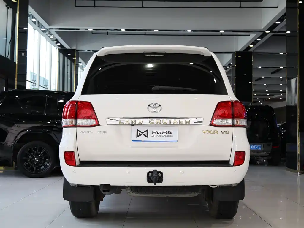 Toyota Land Cruiser 2011 — фото 16
