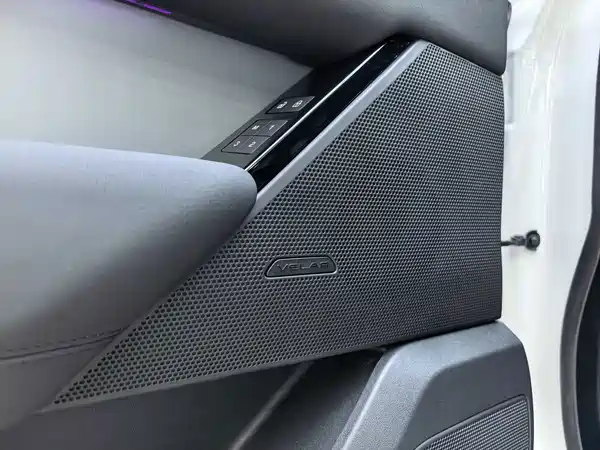 Land Rover Range Rover Velar 2025