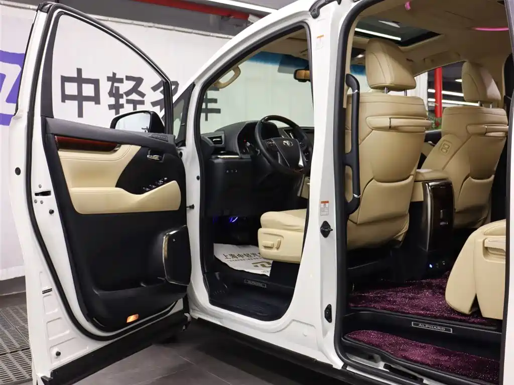 Toyota Alphard 2017 — фото 6