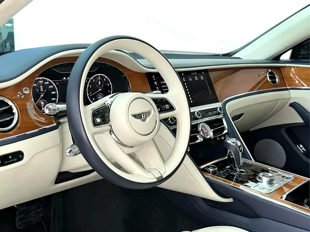 Bentley Flying Spur 2021 — фото 10