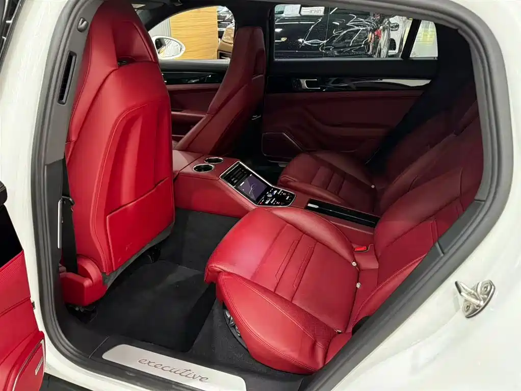 Porsche Panamera 2019 — фото 10