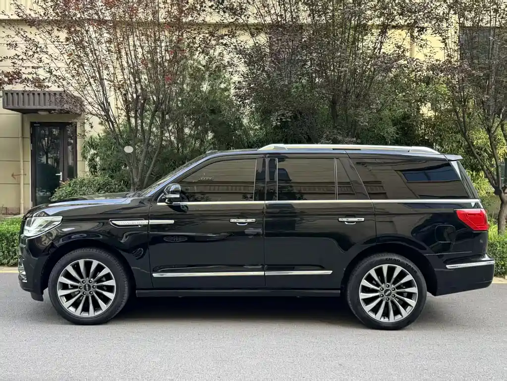 Lincoln Navigator 2019 — фото 3