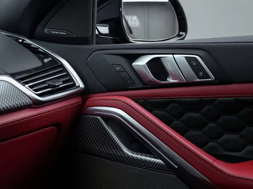 BMW X6 M 2020 — фото 25