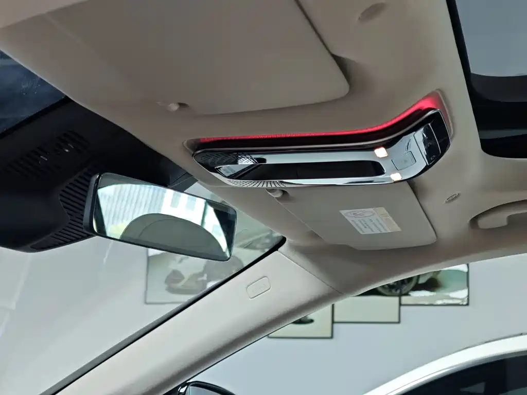 Mercedes-Benz E-Class 2025 — фото 13