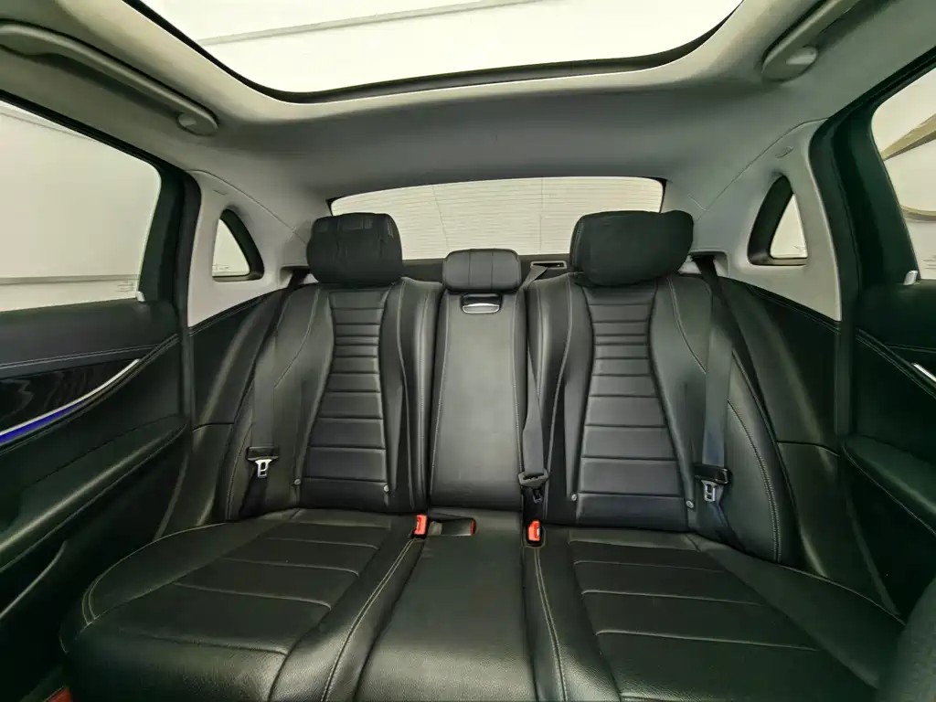 Mercedes-Benz E-Class 2019 — фото 18