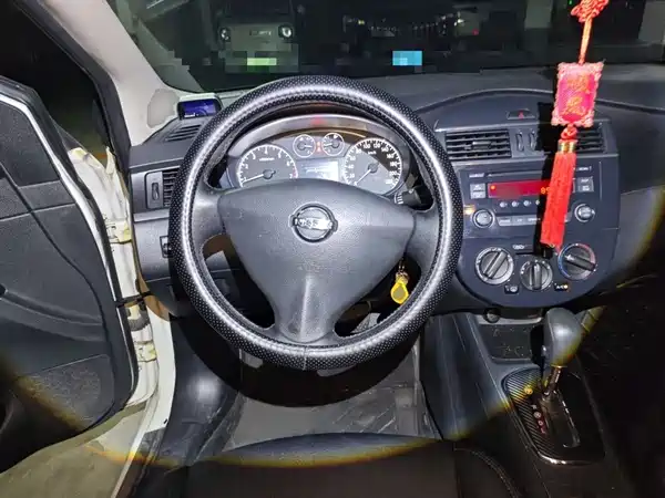 Nissan Tiida 2016