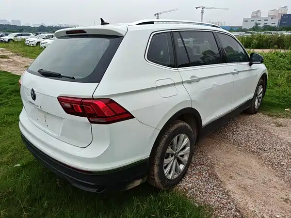 Volkswagen Tiguan L 2024