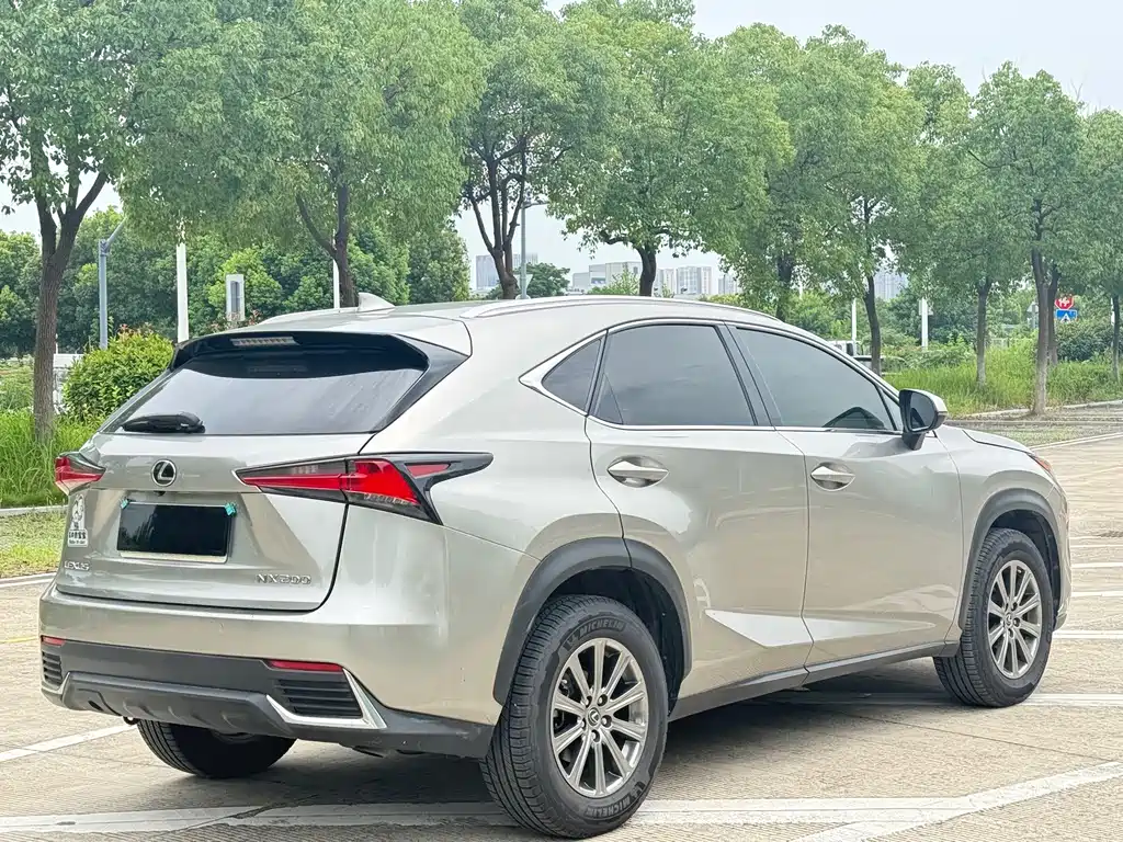 Lexus NX 2017 — фото 6