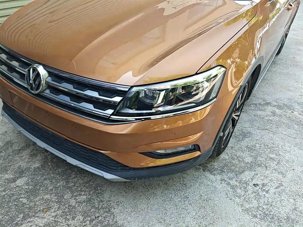Volkswagen Cross Lavida 2016 — фото 24