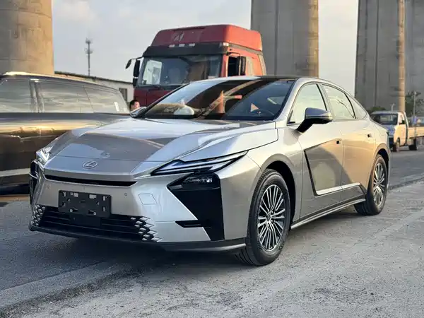 Lexus ES 2026