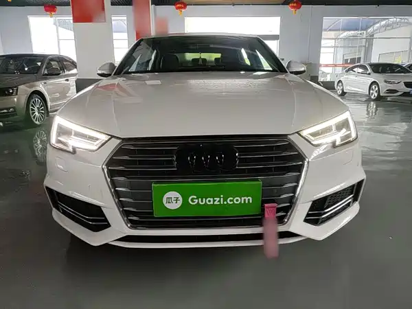 Audi A4L 2018