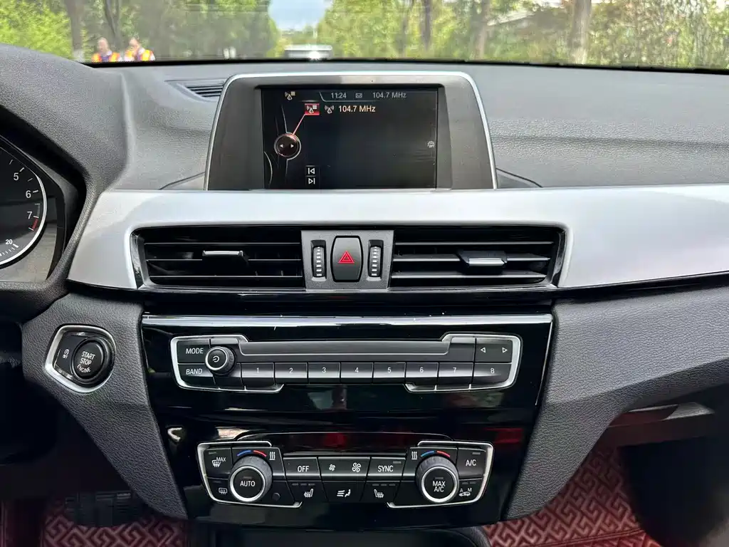 BMW X1 2017 — фото 23
