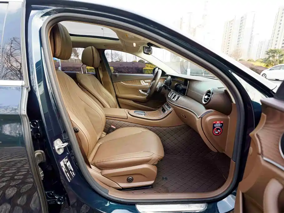 Mercedes-Benz E-Class 2022 — фото 13