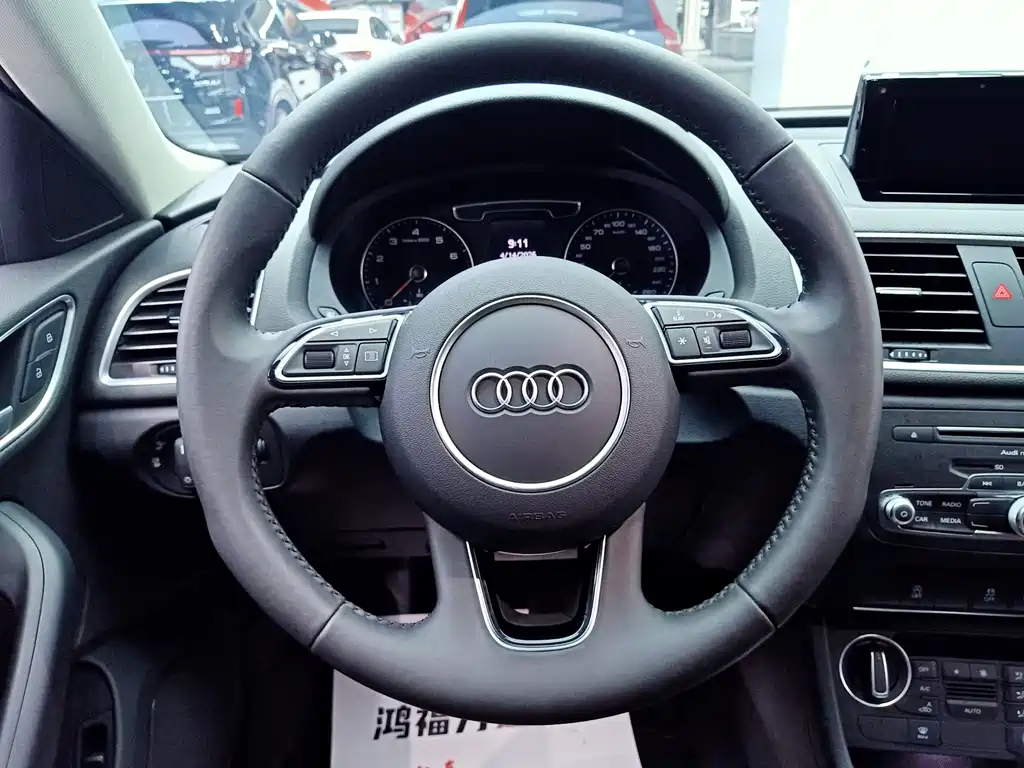 Audi Q3 2019 — фото 18