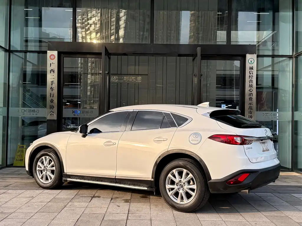 Mazda CX-4 2018 — фото 4