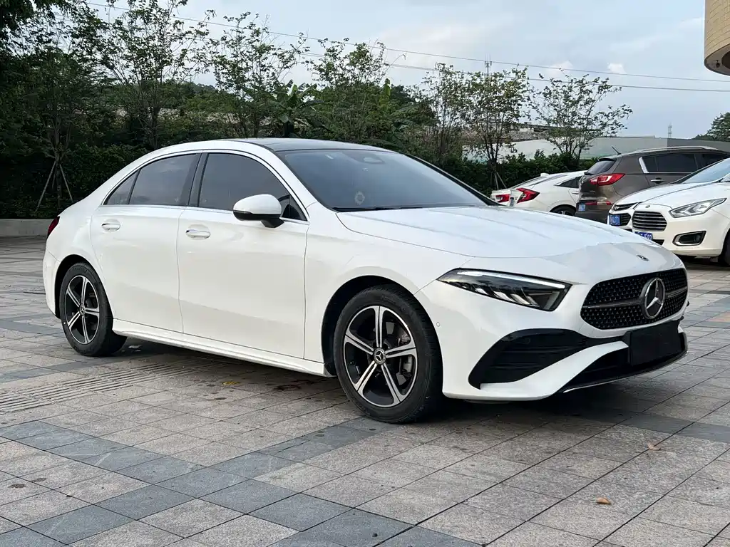 Mercedes-Benz A-Class 2023 — фото 3