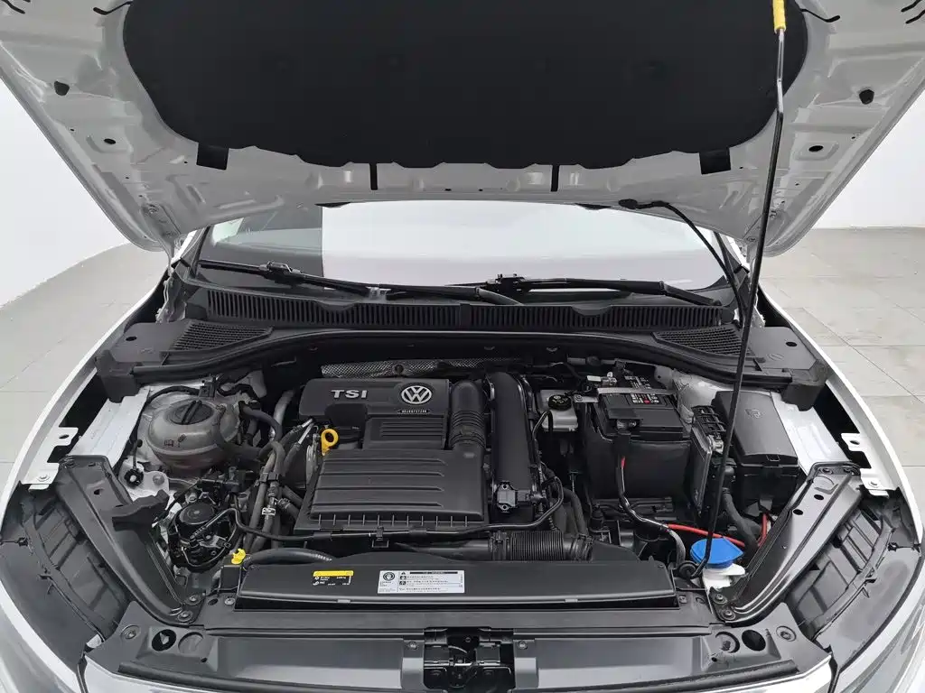 Volkswagen Sagitar 2019