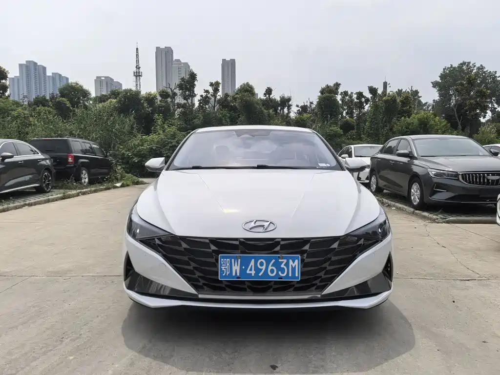 Hyundai Elantra 2022 — фото 2