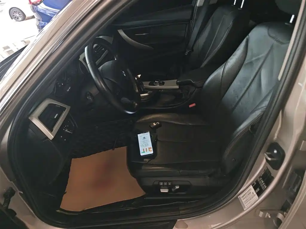 BMW 3 Series 2016 — фото 15