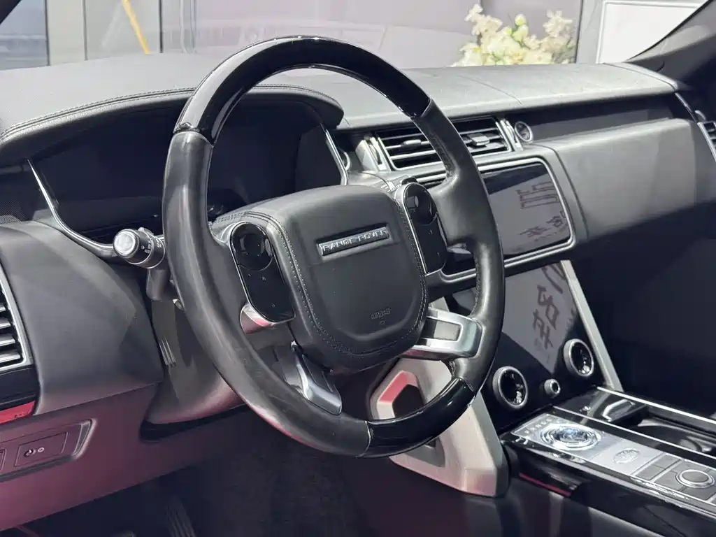 Land Rover Range Rover 2018 — фото 13