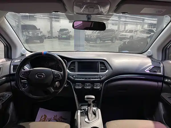 GAC Trumpchi GS4 2015
