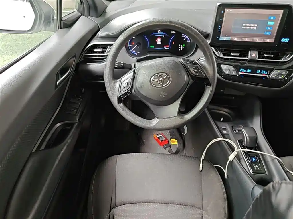 Toyota C-HR EV 2021 — фото 7