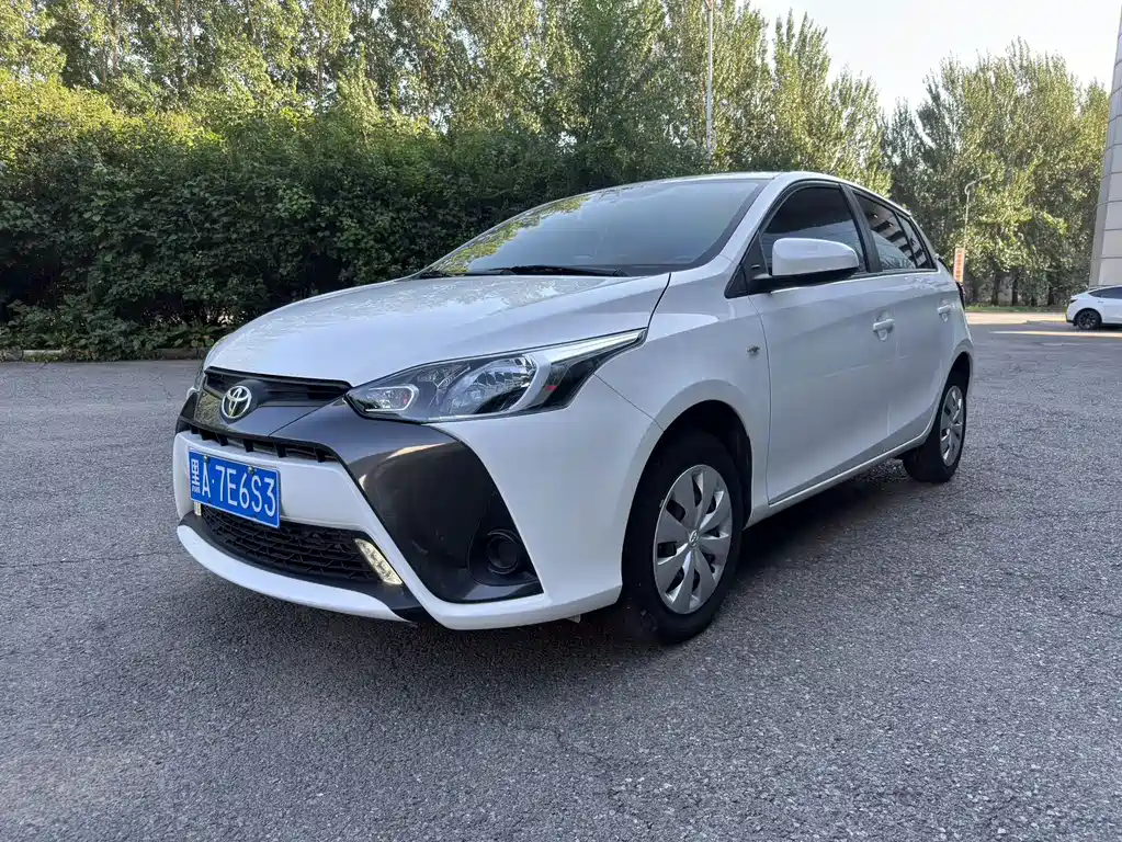 Toyota Yaris L 2023