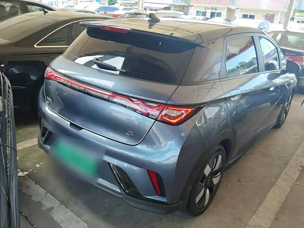 BYD Dolphin 2023