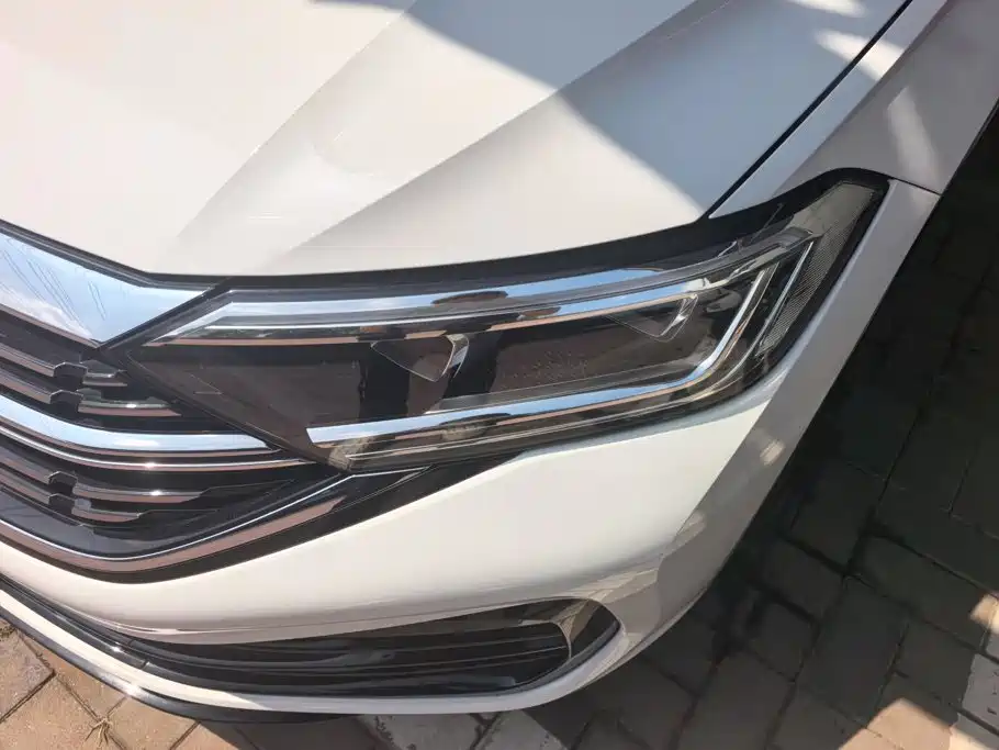 Volkswagen Sagitar 2023