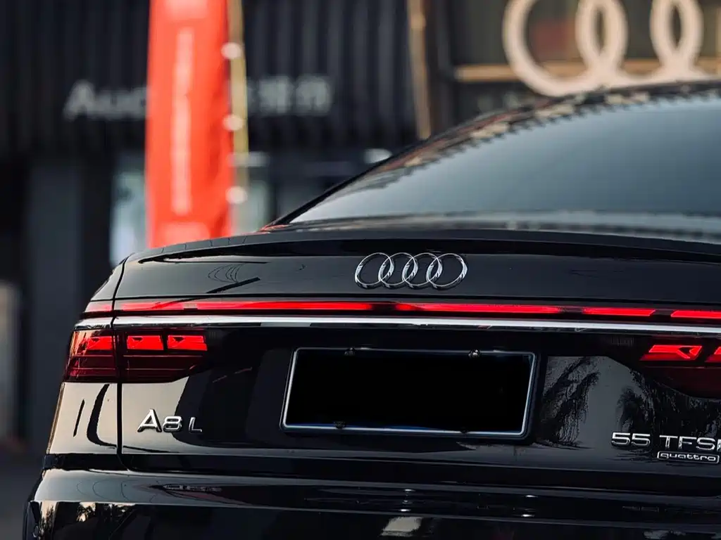 Audi A8 2023 — фото 17