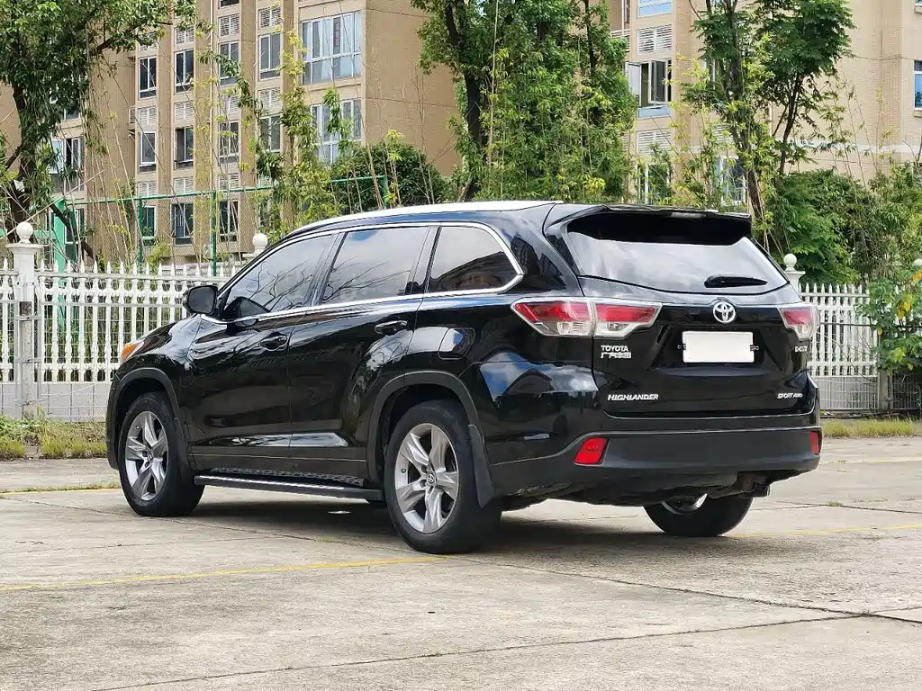 Toyota Highlander 2017 — фото 6