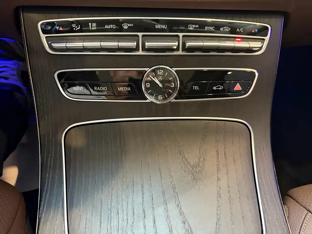 Mercedes-Benz E-Class 2020 — фото 6