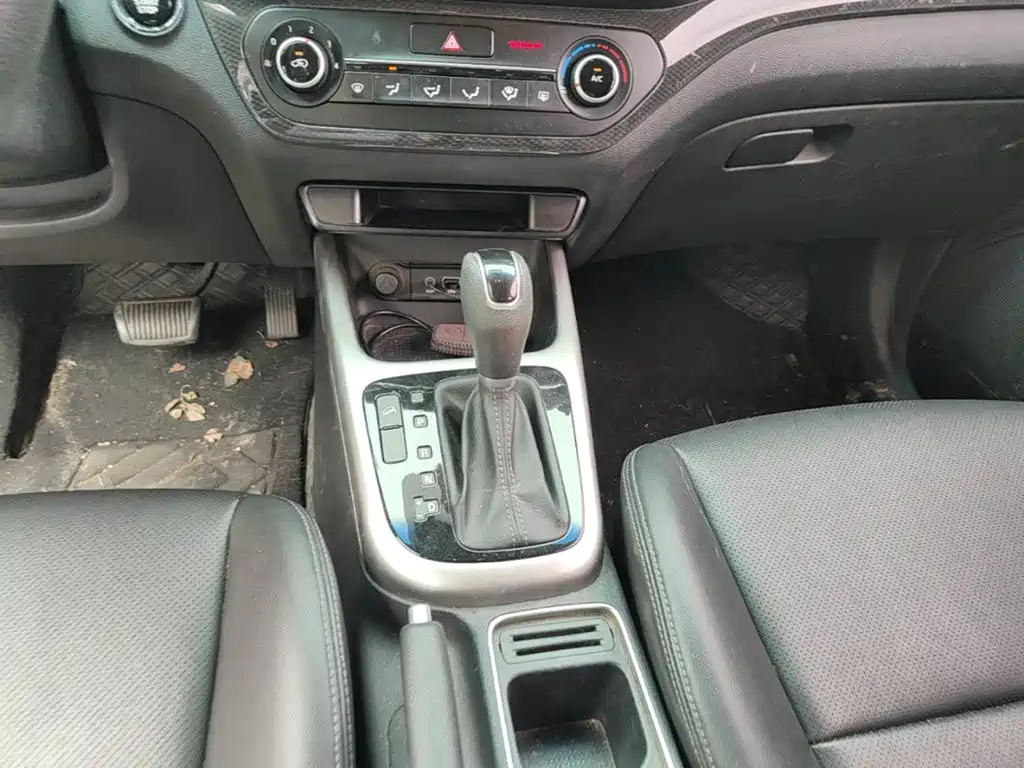 Kia KX3 2016 — фото 14