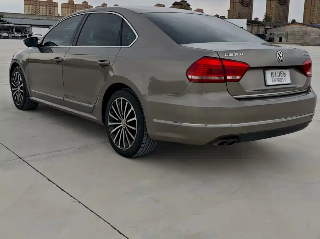 Volkswagen Passat 2015 — фото 9